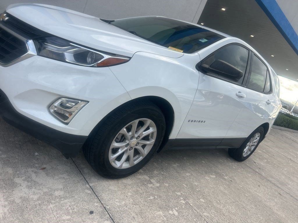 Used 2018 Chevrolet Equinox LS image 4