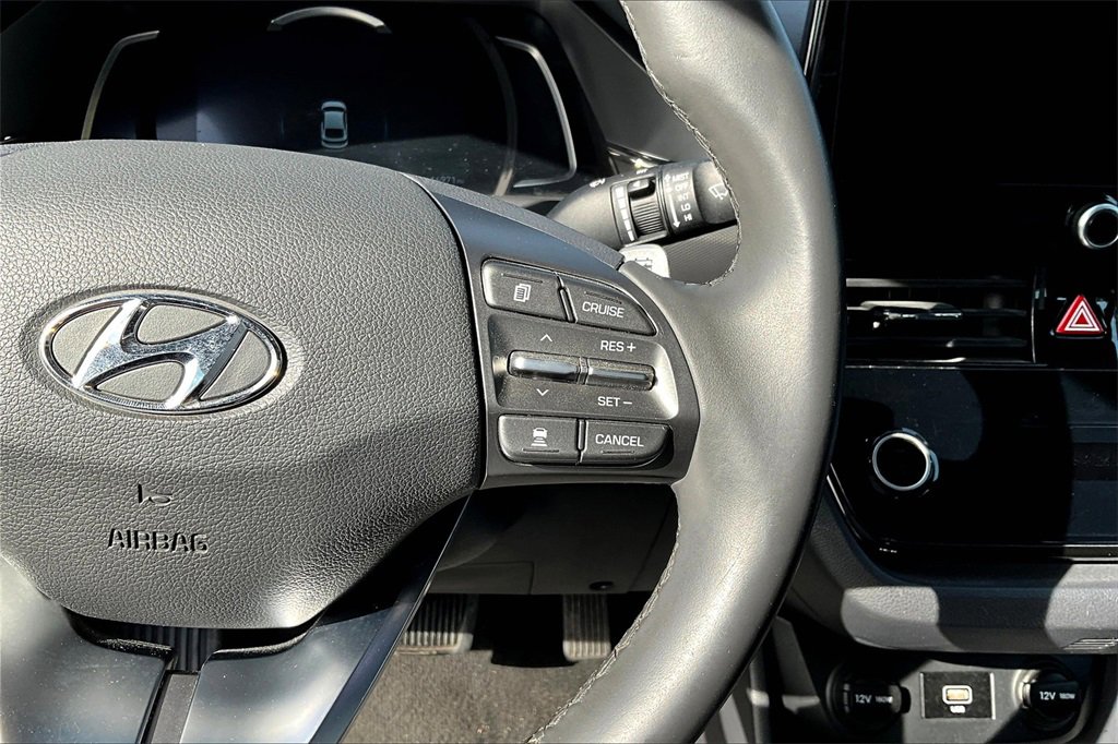 Used 2020 Hyundai Ioniq Limited image 17