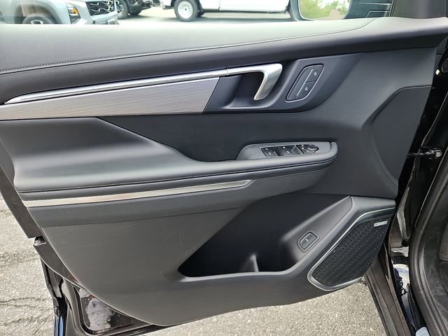 Certified 2025 Buick Enclave Preferred FWD image 12