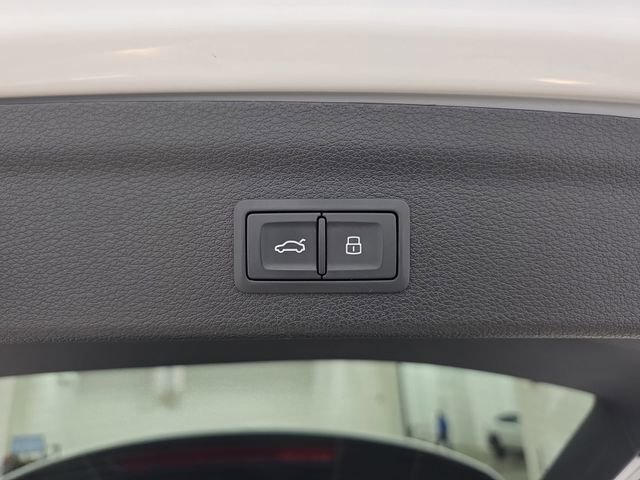 Used 2022 Audi Q3 2.0T Premium w/ Convenience Package AWD/4WD image 36