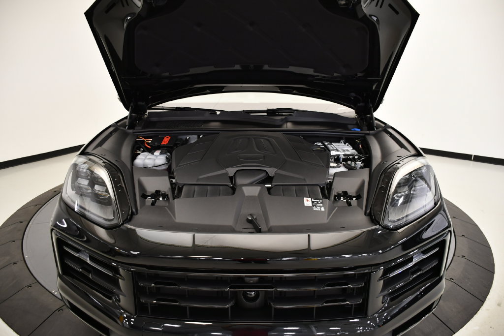 Certified 2025 Porsche Cayenne E-Hybrid Coupe AWD/4WD image 14