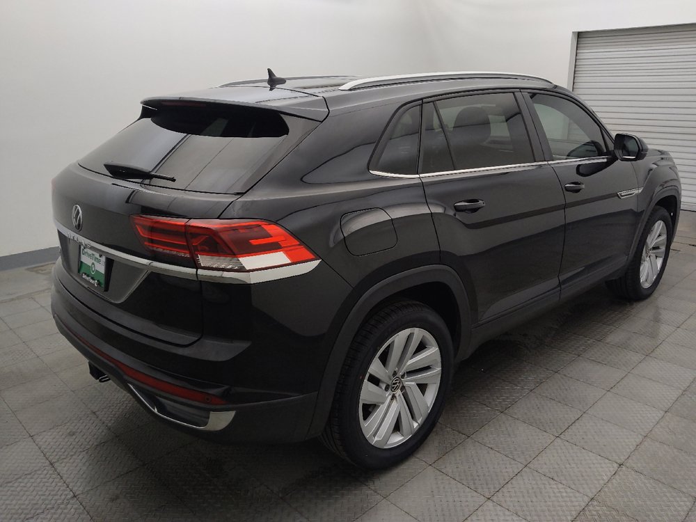 Used 2022 Volkswagen Atlas Cross Sport SE FWD image 9