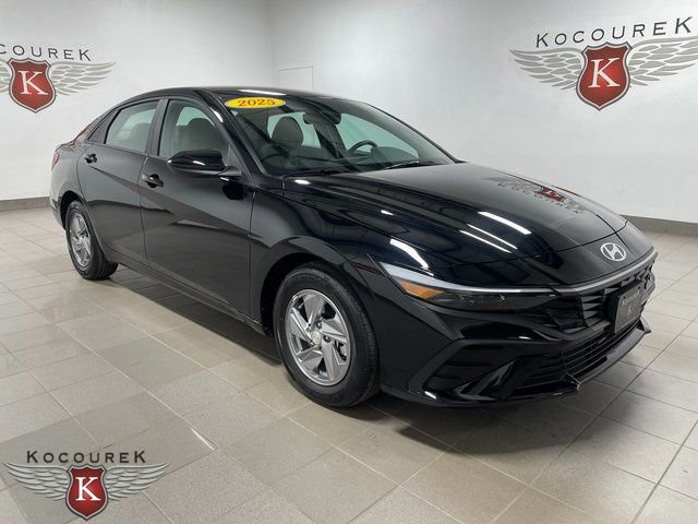 Used 2025 Hyundai Elantra SE