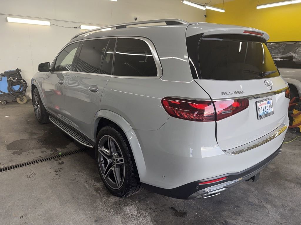 Used 2025 Mercedes-Benz GLS 450 4MATIC image 3