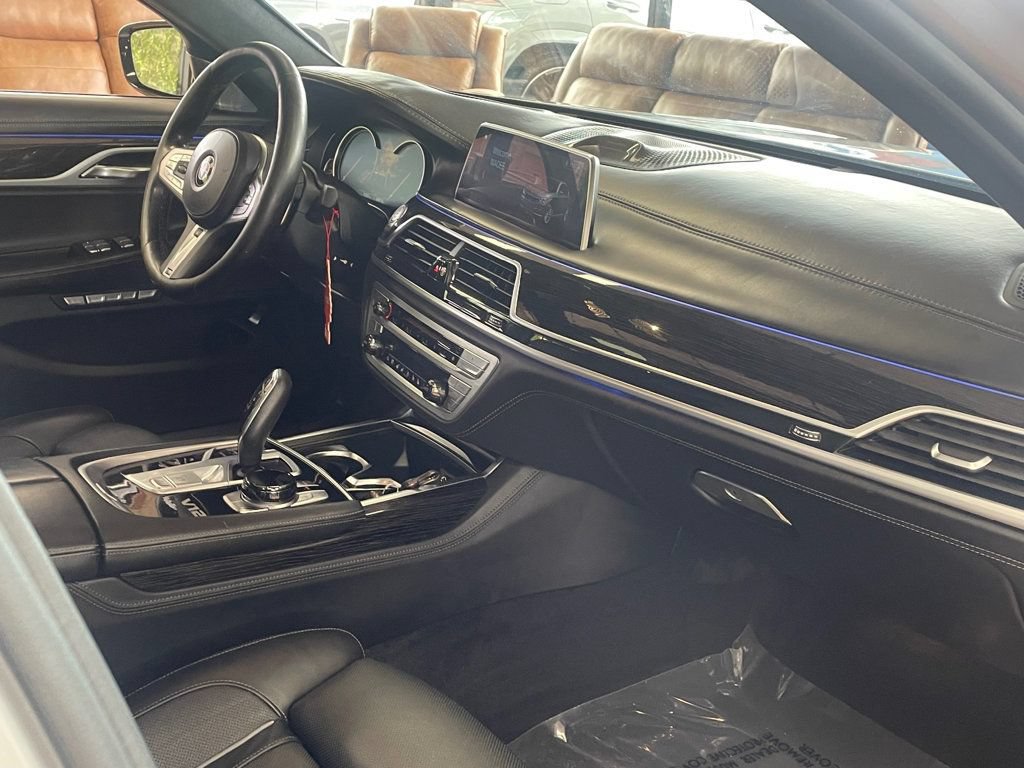 Used 2018 BMW M760i xDrive w/ Luxury Rear Seating Package AWD/4WD image 29