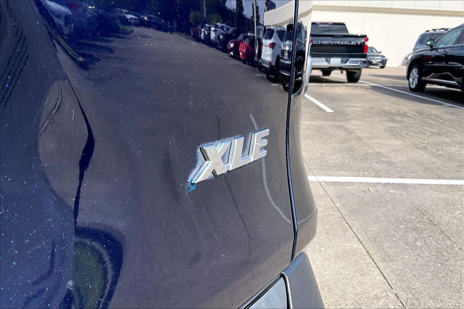 Used 2020 Toyota RAV4 XLE FWD image 9