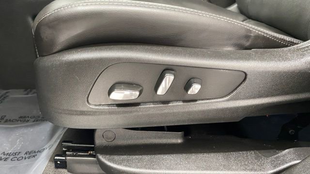 Used 2025 Cadillac XT5 Premium Luxury image 12