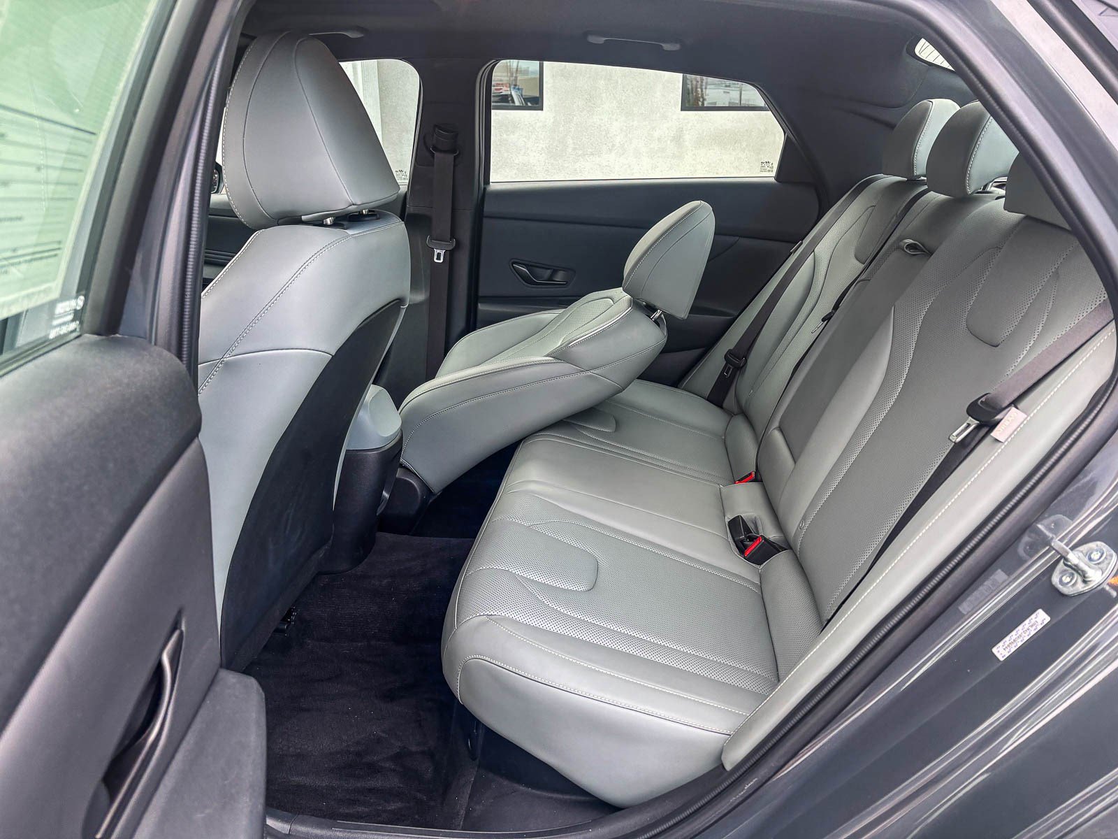 Used 2024 Hyundai Elantra Limited image 22