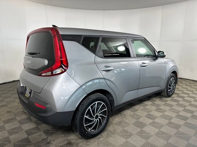 Used 2022 Kia Soul LX image 3