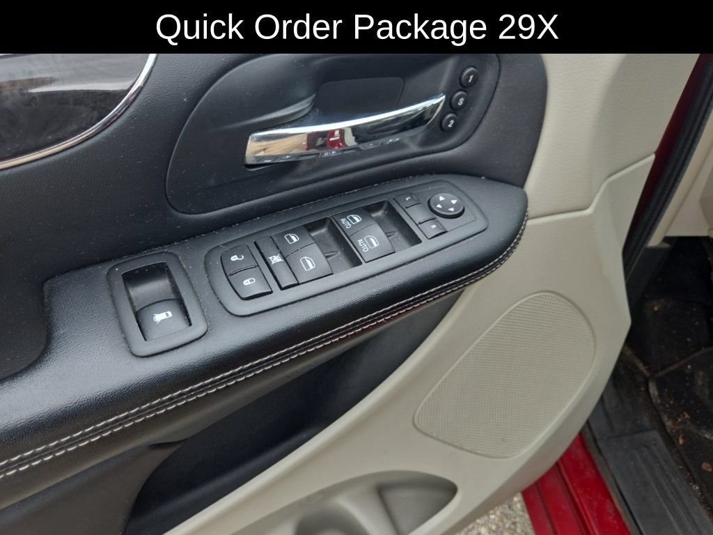 Used 2012 Chrysler Town & Country Limited w/ Luxury Group FWD image 14
