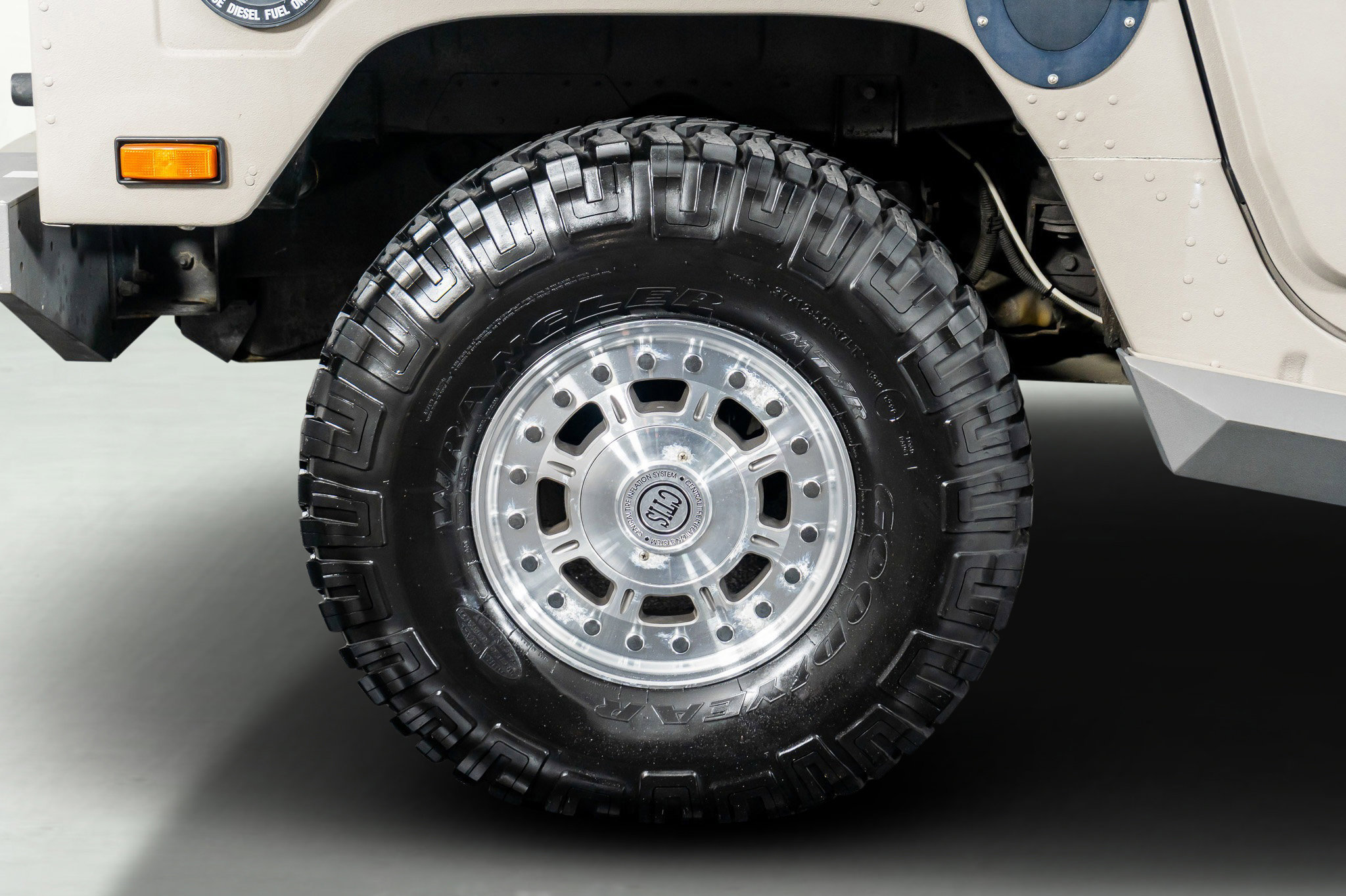 Used 2003 HUMMER H1 4-Door Wagon image 9