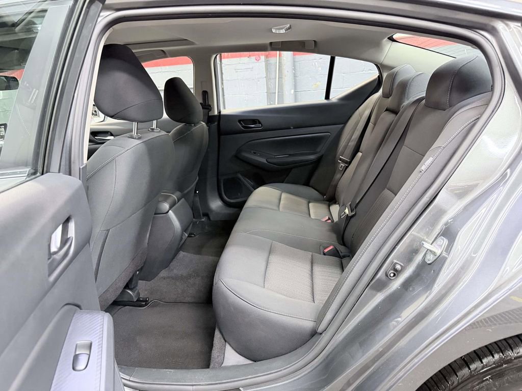 Used 2025 Nissan Altima 2.5 SV w/ SV Premium Package FWD image 13