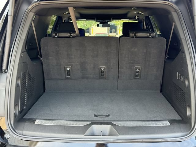 Used 2024 Chevrolet Suburban RST w/ Luxury Package RWD image 31