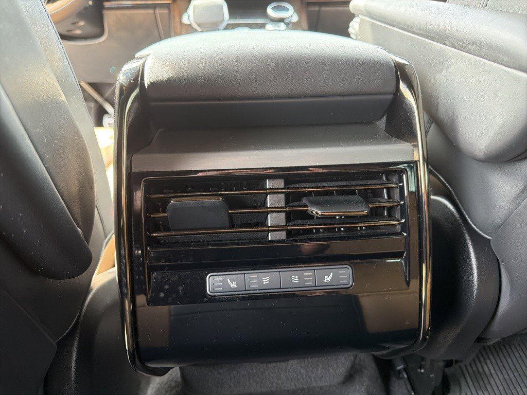 Used 2023 Land Rover Range Rover Sport SE Dynamic image 12