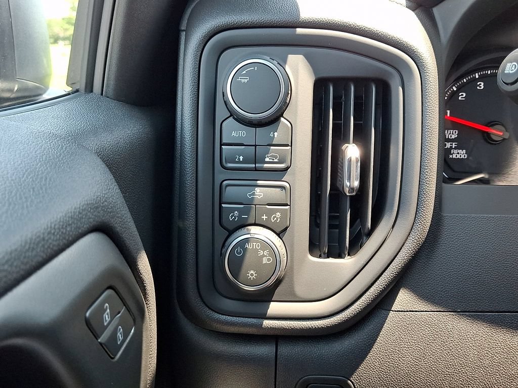 New 2026 Chevrolet Silverado 1500 Custom AWD/4WD image 15