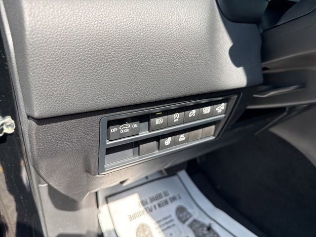 Used 2024 Toyota Tundra Limited image 23