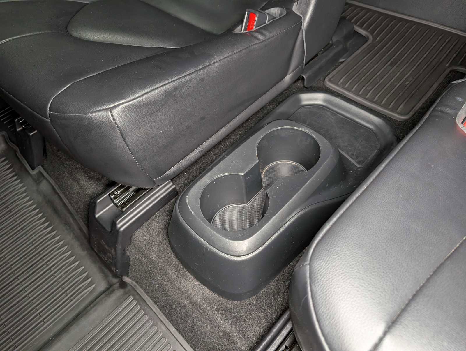 Used 2023 Toyota Highlander XLE image 24