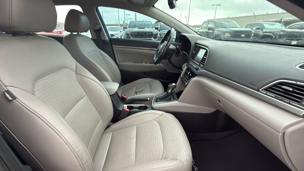 Used 2017 Hyundai Elantra Limited w/ Limited Ultimate Package 05 FWD image 31