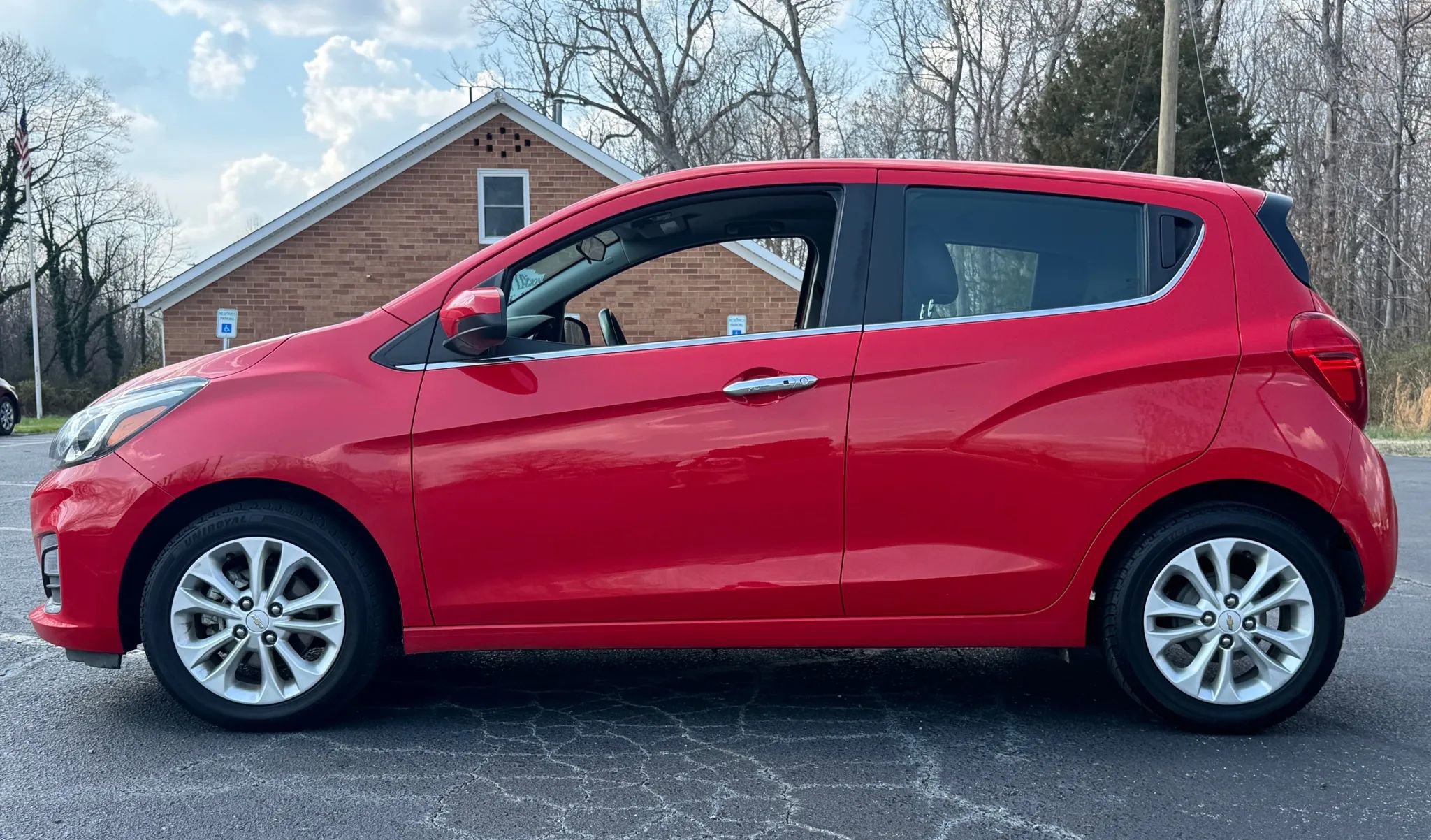 Used 2021 Chevrolet Spark LT w/ Driver Confidence Package FWD image 3