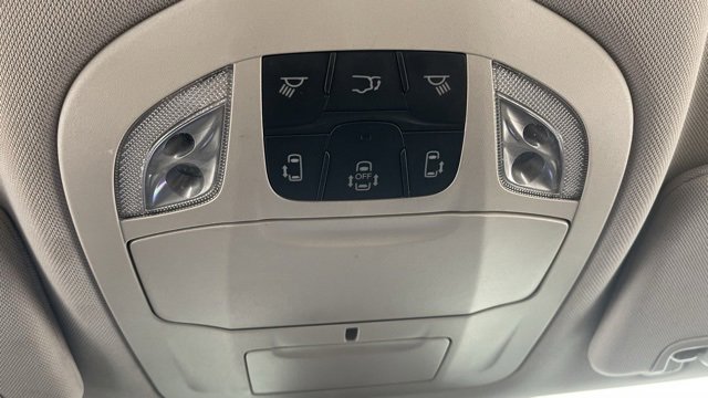 Used 2024 Chrysler Pacifica Touring-L image 43