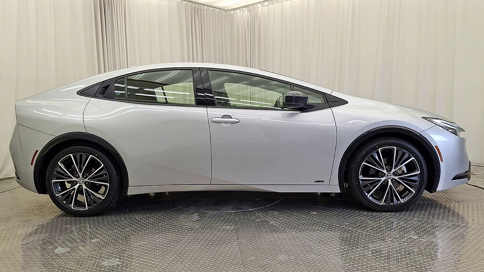 Certified 2024 Toyota Prius XLE AWD/4WD image 7