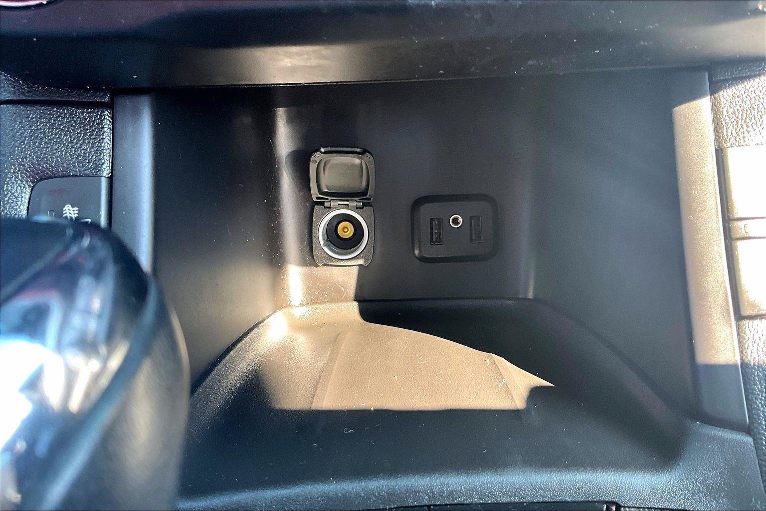 Used 2019 GMC Acadia SLT w/ Black Edition AWD/4WD image 17