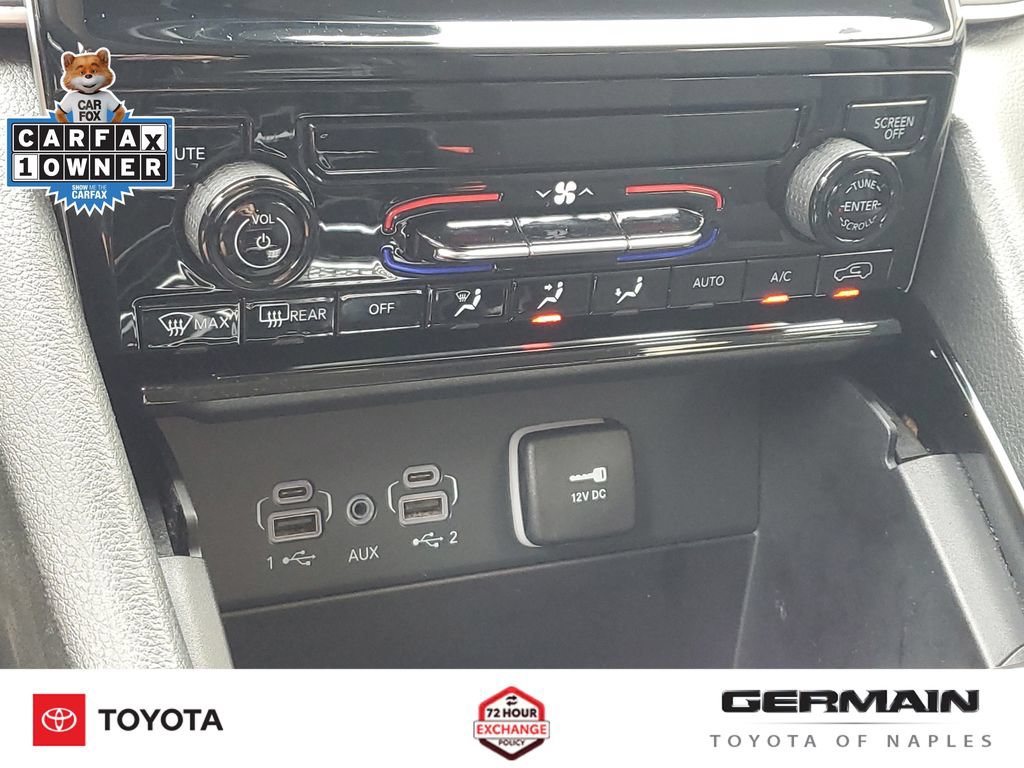 Used 2023 Jeep Grand Cherokee L Laredo RWD image 32