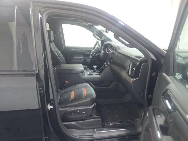 Used 2023 GMC Sierra 1500 AT4 w/ Technology Package AWD/4WD image 8