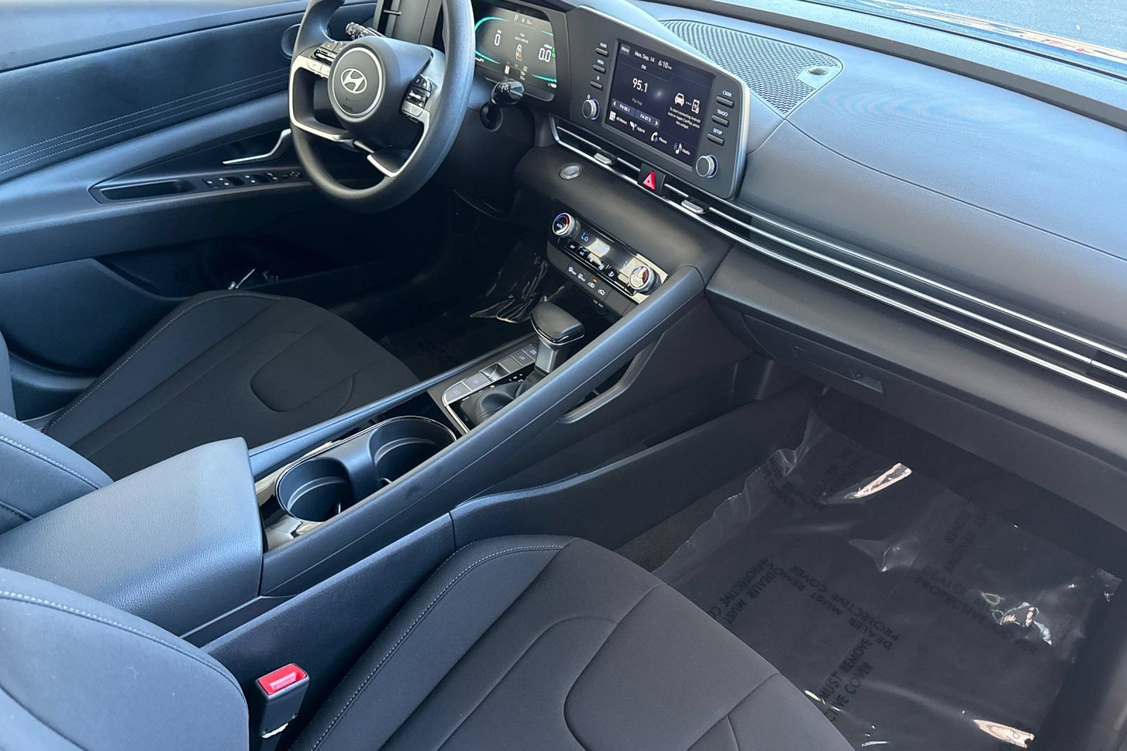 New 2026 Hyundai Elantra Hybrid FWD image 14