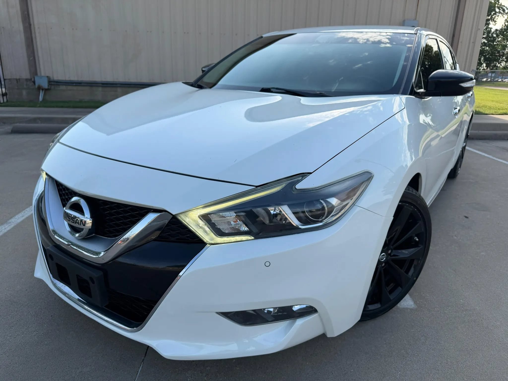 Used 2016 Nissan Maxima SR w/ Interior Lighting Package FWD image 1