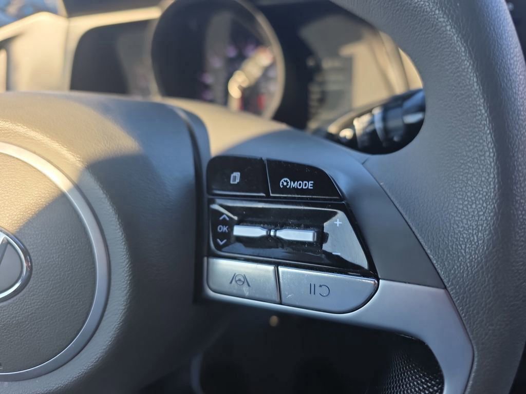 Used 2022 Hyundai Elantra SEL image 28