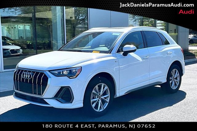 Used 2022 Audi Q3 2.0T Premium w/ Convenience Package AWD/4WD image 1