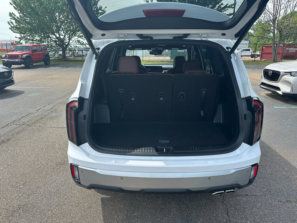 Used 2024 Kia Telluride EX w/ EX Captain's Chair Package image 28