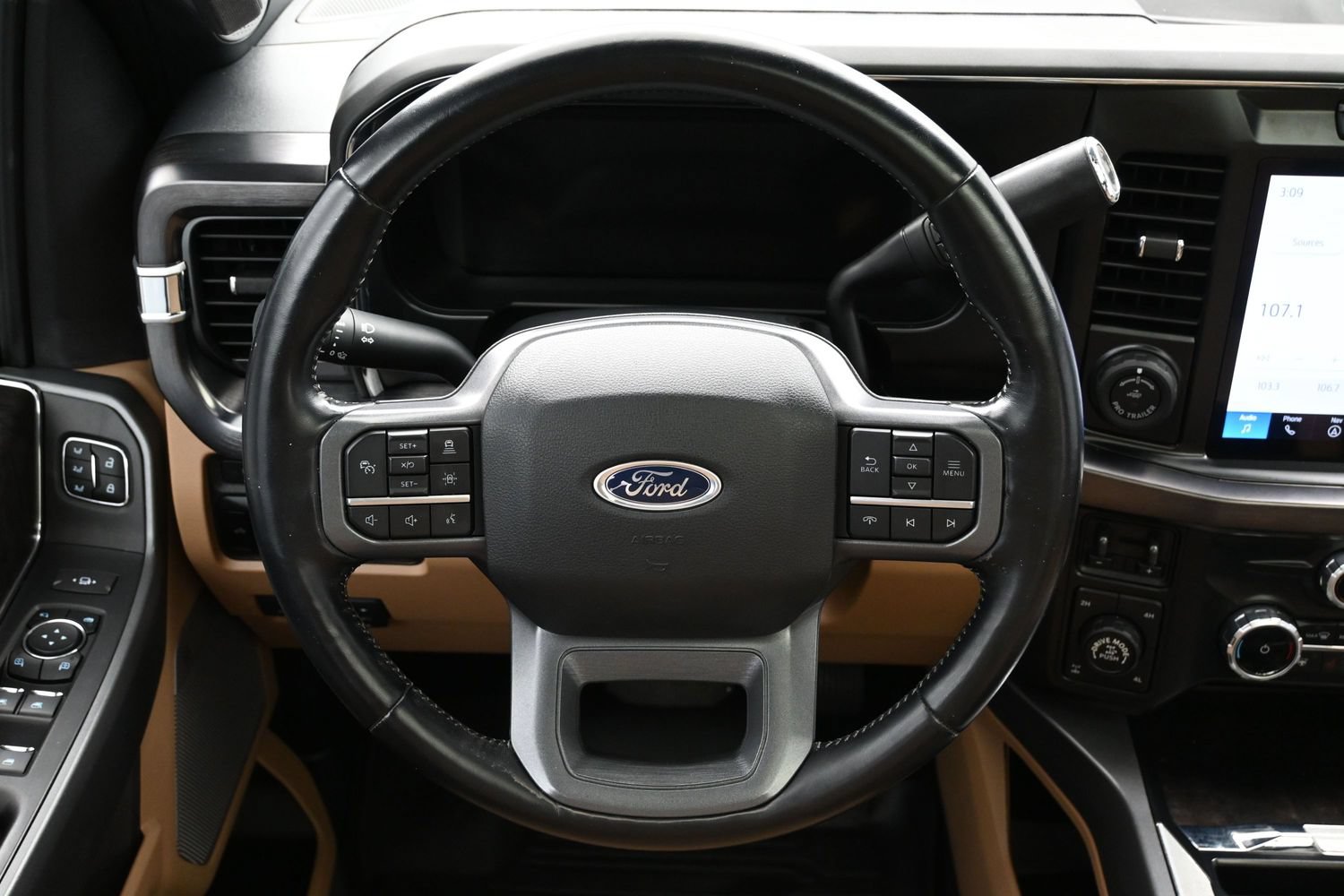 Used 2023 Ford F250 Lariat w/ Lariat Ultimate Package AWD/4WD image 15