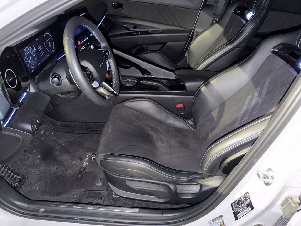 Used 2025 Hyundai Elantra N image 4
