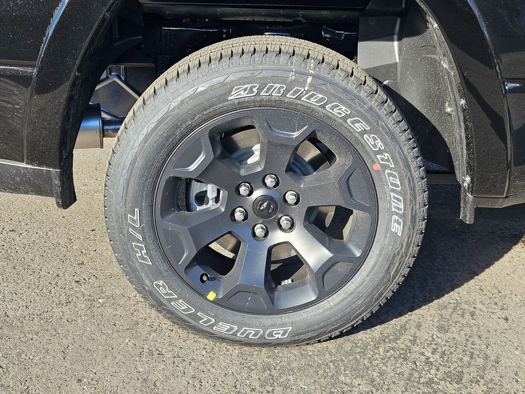 New 2026 RAM 1500 4x4 Crew Cab image 9