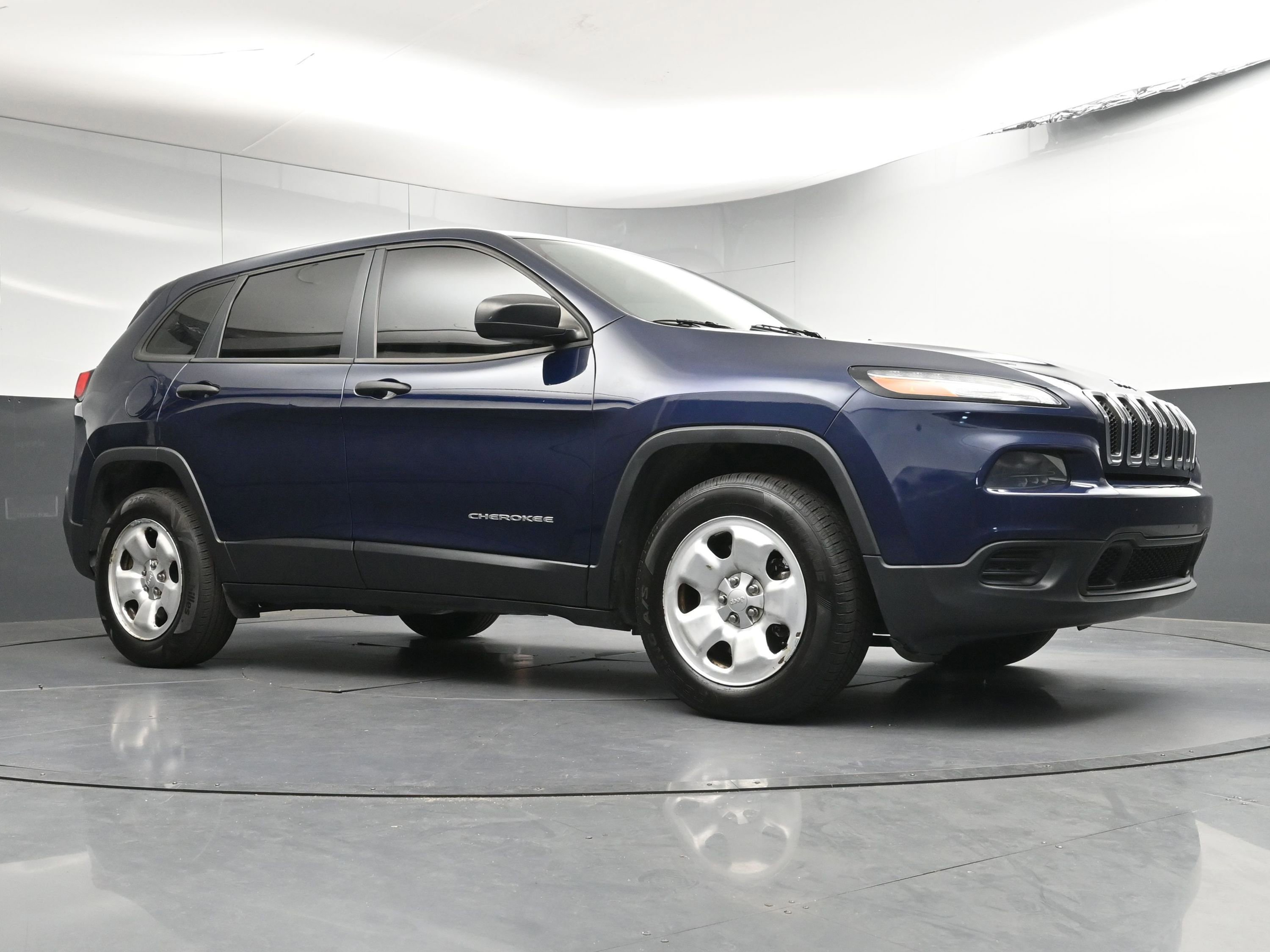 Used 2016 Jeep Cherokee Sport image 21