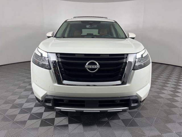 Used 2023 Nissan Pathfinder Platinum w/ Cargo Package image 4