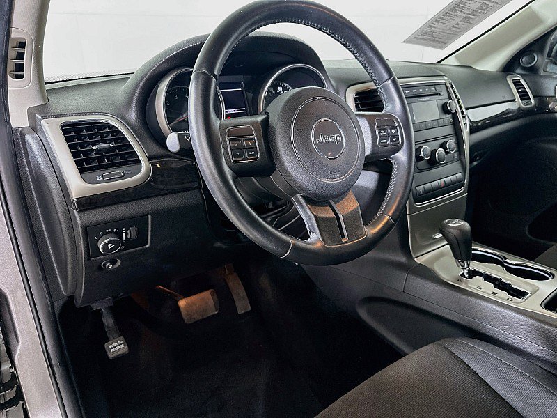 Used 2013 Jeep Grand Cherokee Laredo AWD/4WD image 9