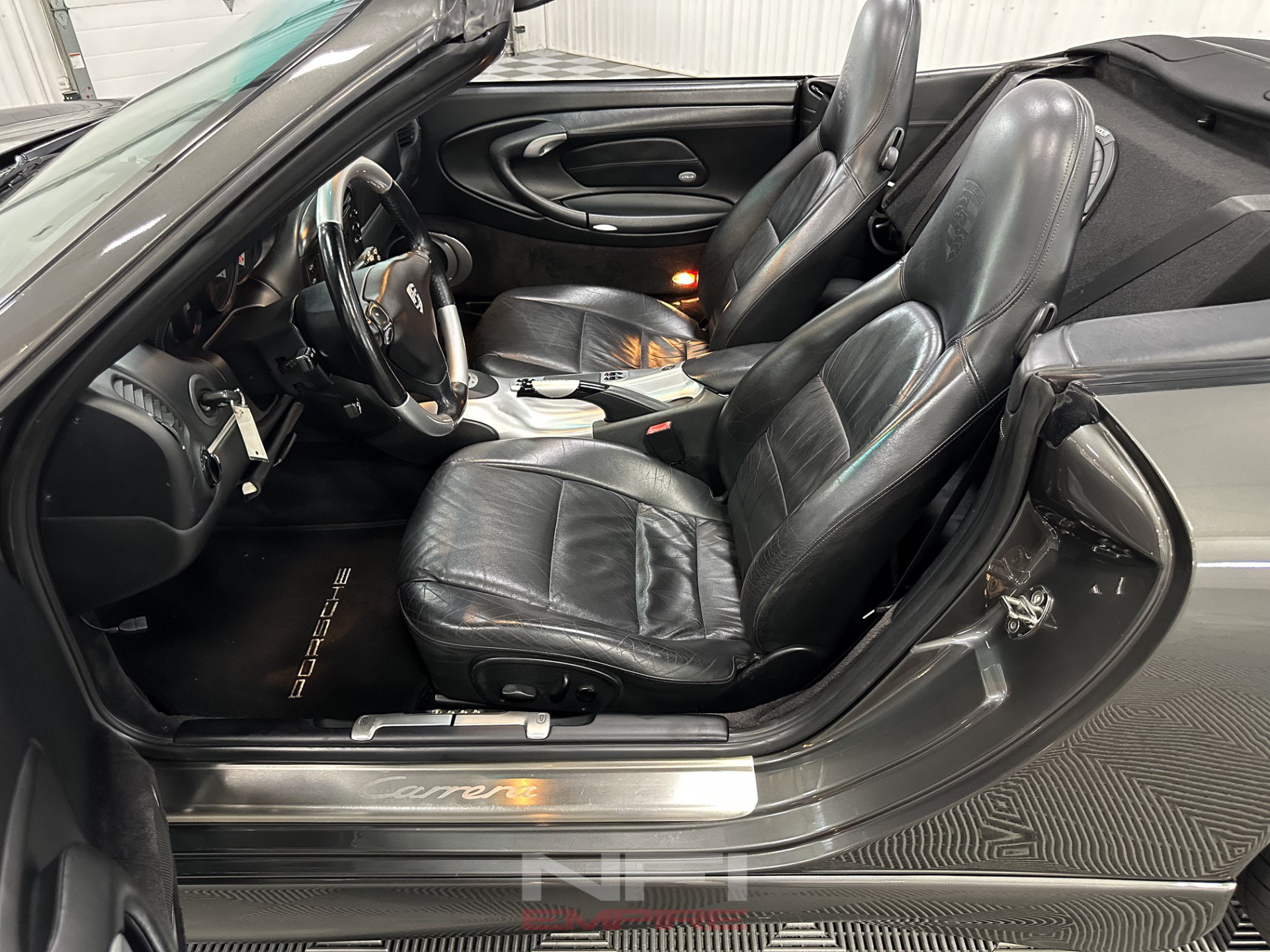 Used 2000 Porsche 911 Cabriolet image 41