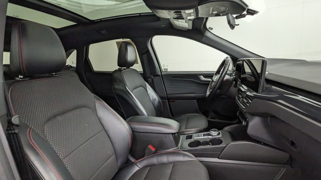 Certified 2023 Ford Escape ST-Line w/ Tech Pack #1 image 38