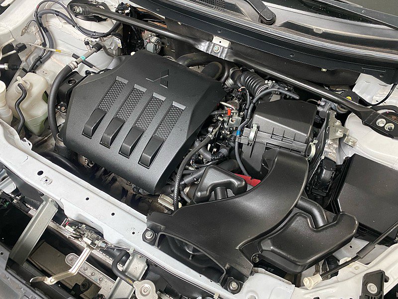 Used 2020 Mitsubishi Eclipse Cross LE image 15