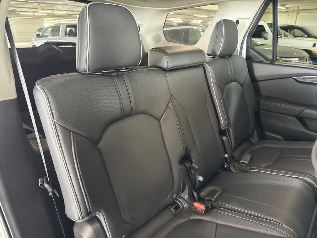 Used 2025 Honda Pilot Elite image 25