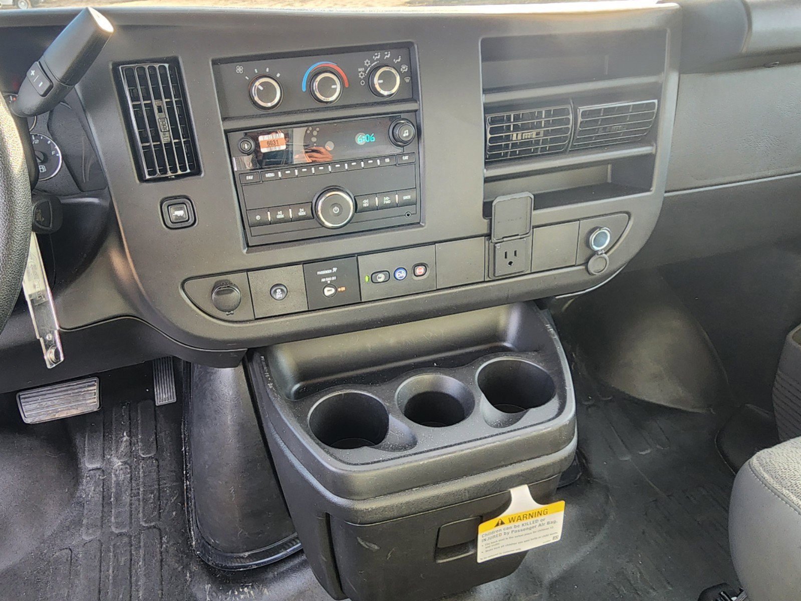 New 2024 Chevrolet Express 3500 w/ Power Convenience Package image 25