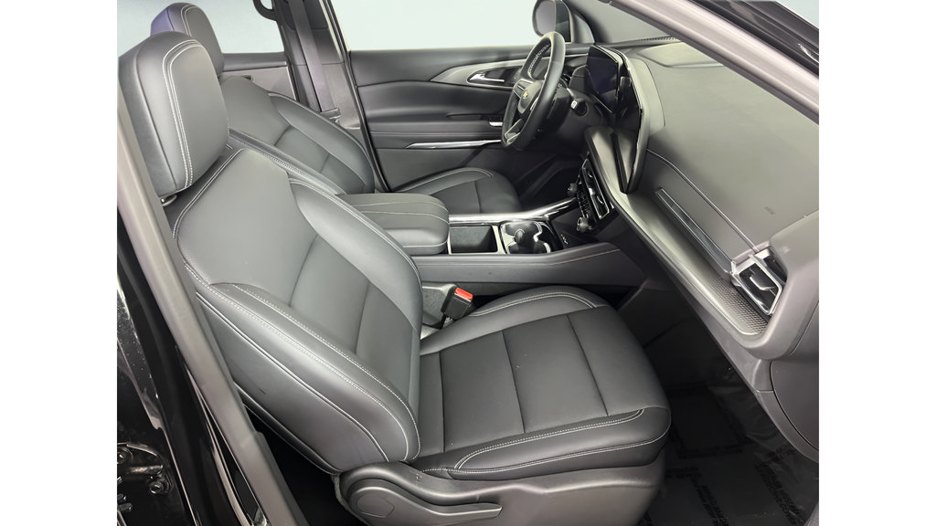 Used 2025 Chevrolet Traverse LT AWD/4WD image 17