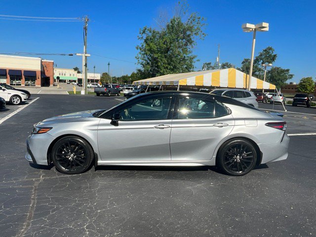 Used 2021 Toyota Camry XSE FWD image 4