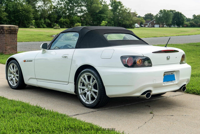 Used 2004 Honda S2000 image 16