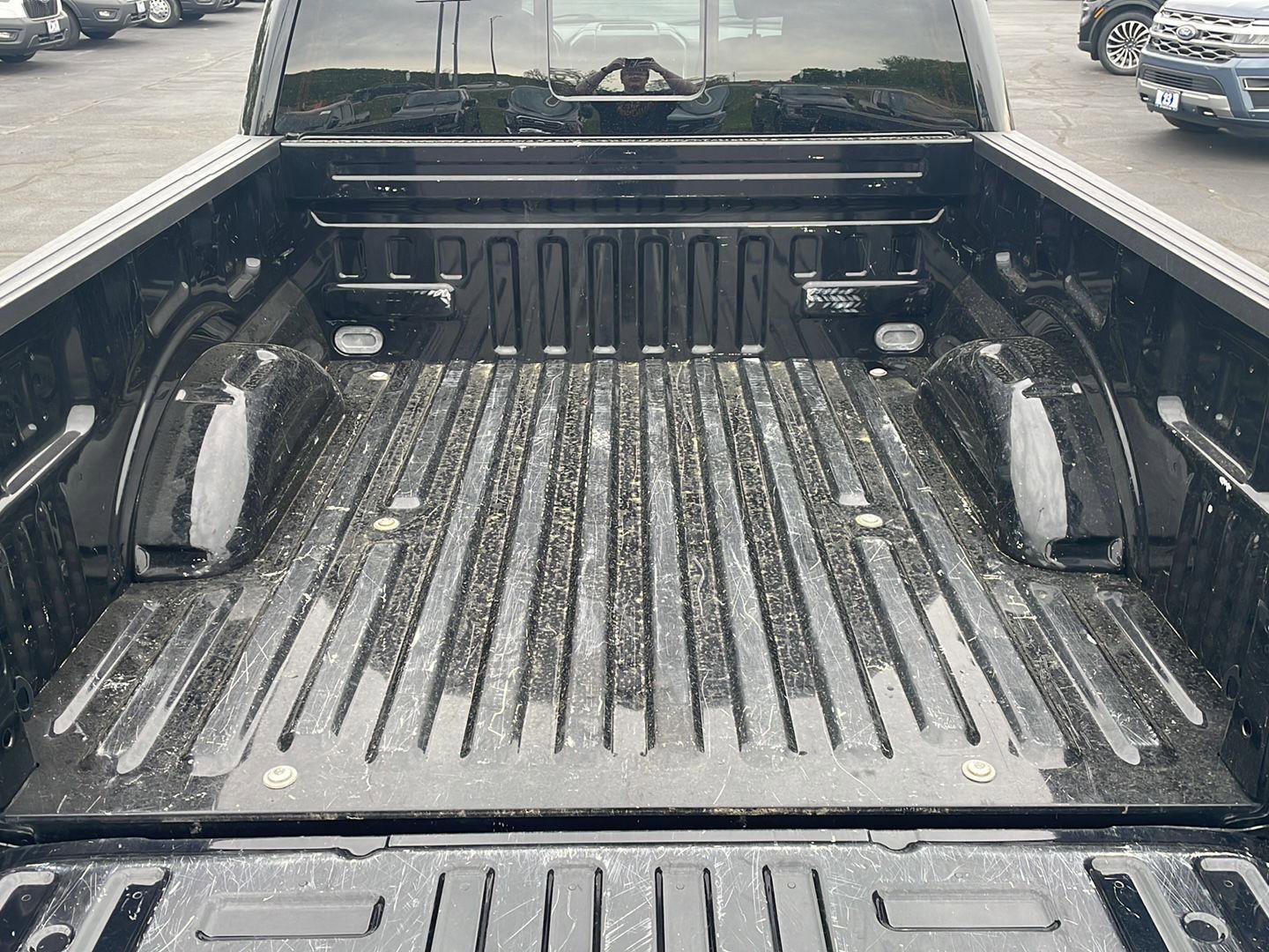 Used 2019 Ford F150 XLT w/ Equipment Group 302A Luxury AWD/4WD image 6