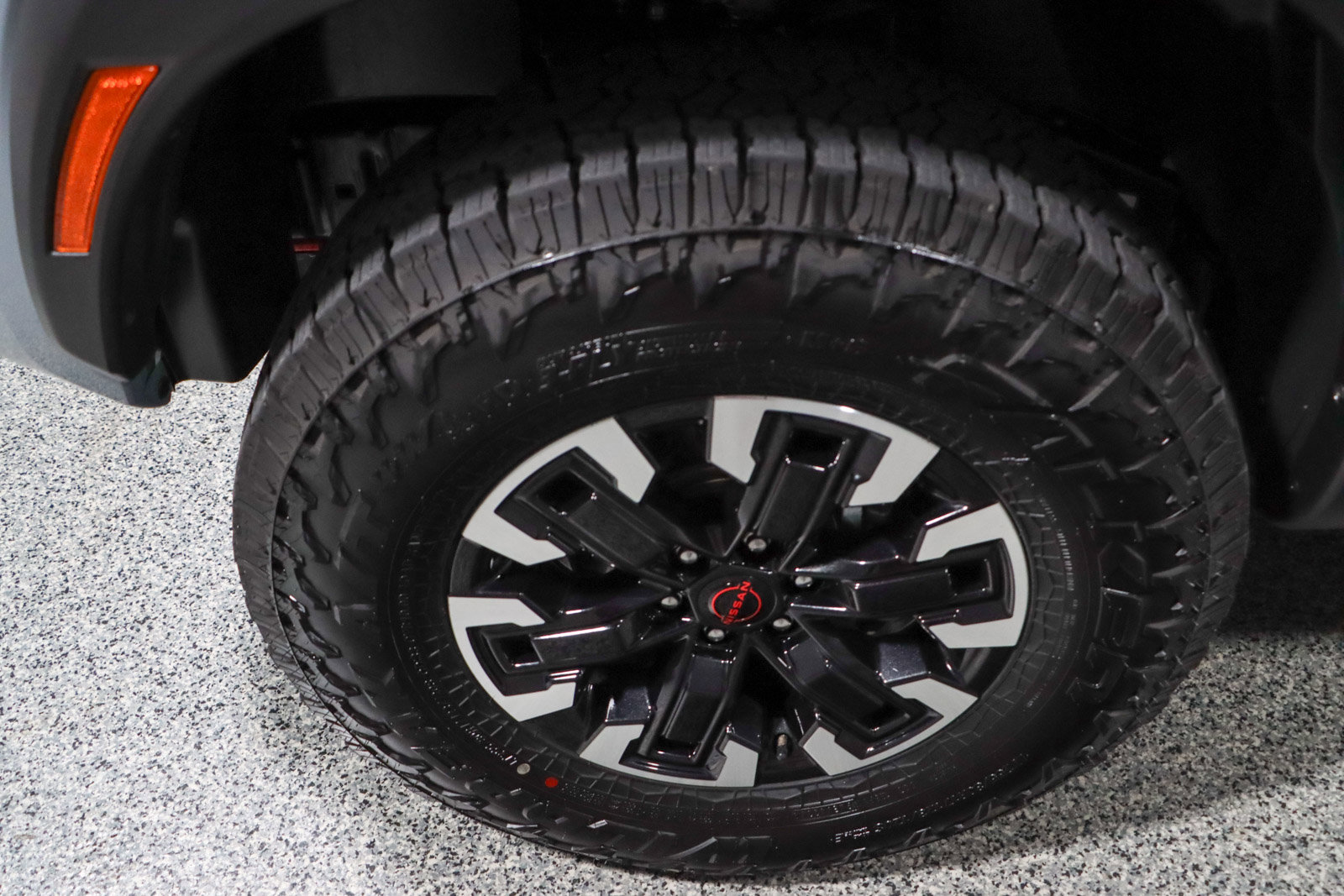 Used 2023 Nissan Frontier PRO-4X w/ Pro Convenience Package image 11