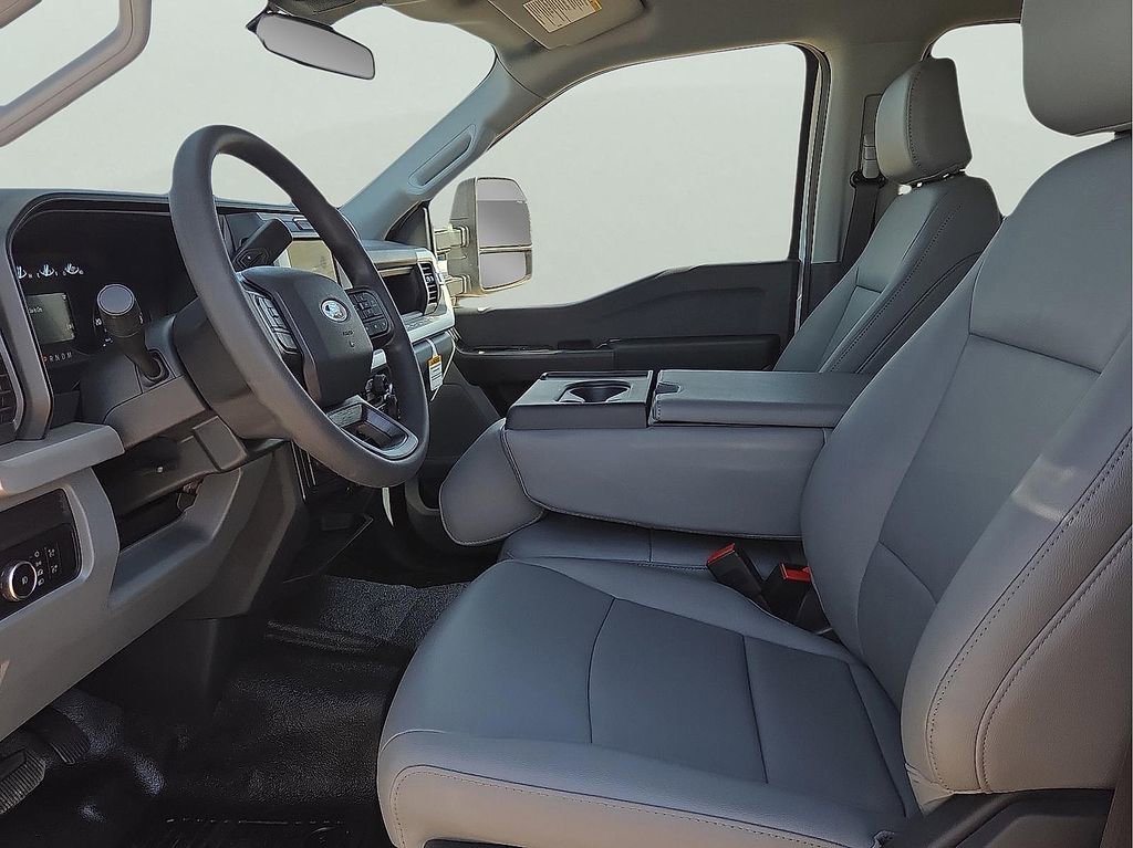 New 2026 Ford F350 XL w/ XL Chrome Package image 9